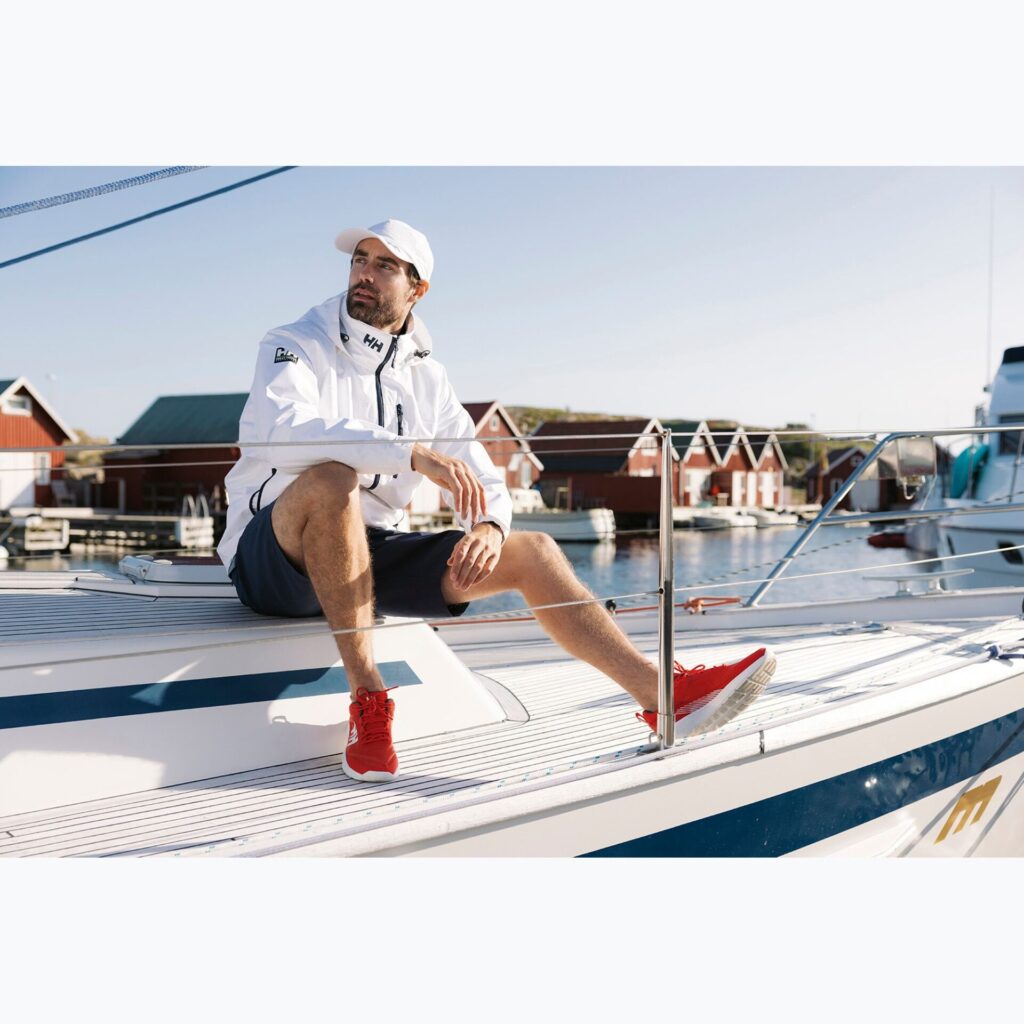 Куртка мужская Helly Hansen Crew Hooded 2.0 white
