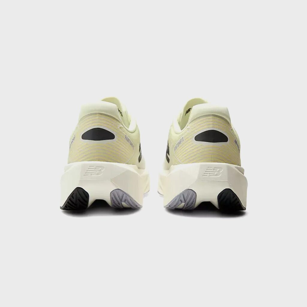 Кроссовки New Balance FuelCell Rebel v5 - Pistachio Butter / Digital Mist