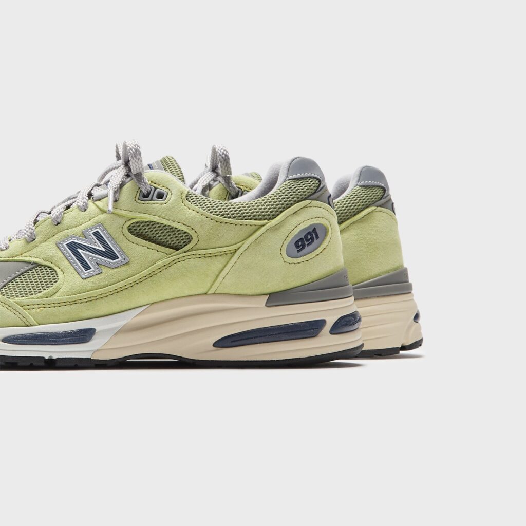 Кроссовки New Balance Made in UK 991v2 - Green Banana / Moss
