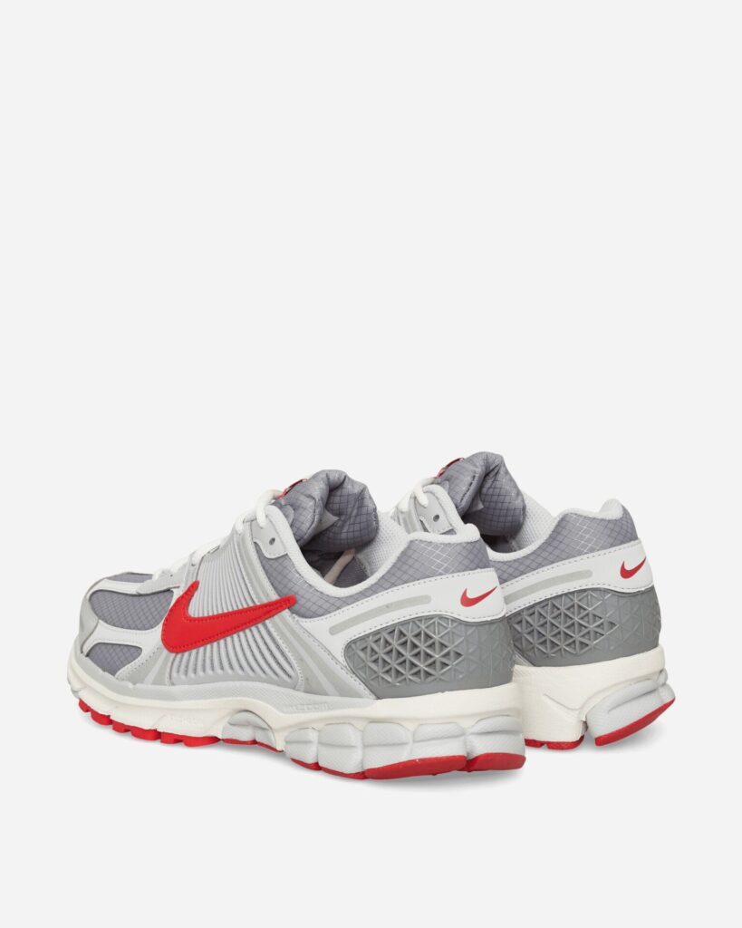 NIKE Кроссовки Zoom Vomero 5 SE Grey Fog / Particle Grey / Phantom / University Red