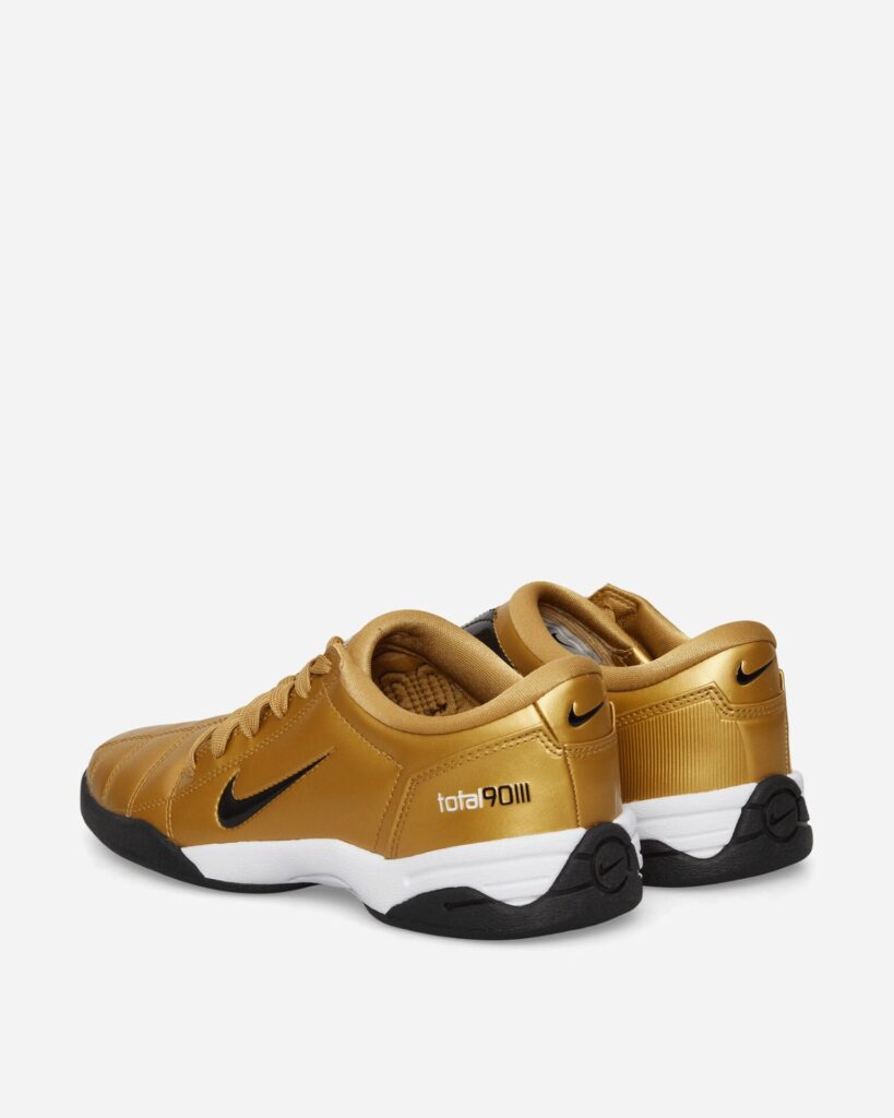 Nike Кроссовки Women's Total 90 Metallic Gold / Black