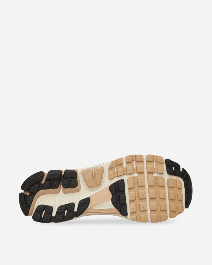Nike Кроссовки Women's Zoom Vomero 5 Sanddrift / Black / Hemp