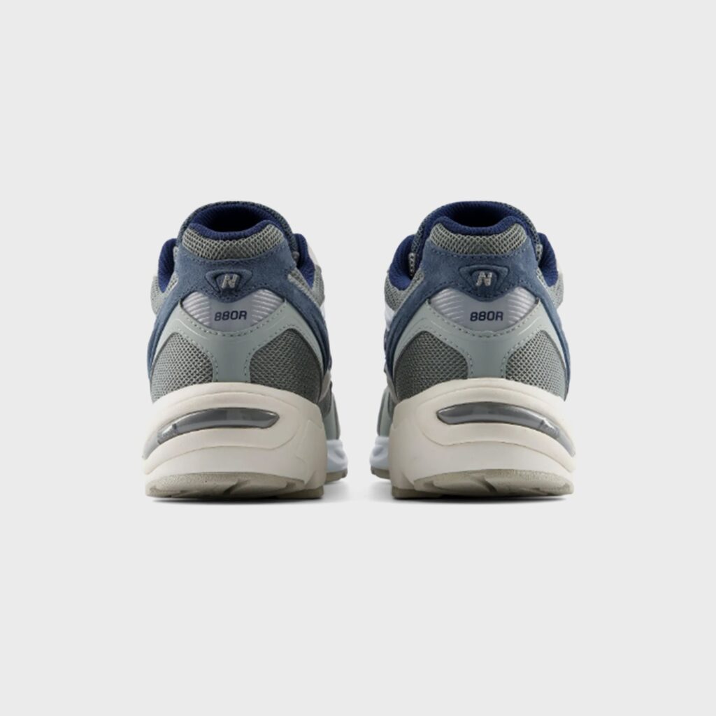 Кроссовки New Balance 880R - Sea Salt / Bayberry / NB Navy