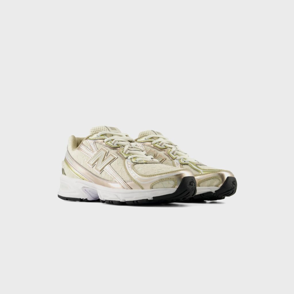 Кроссовки New Balance 740 - Sea Salt / Silver Metallic