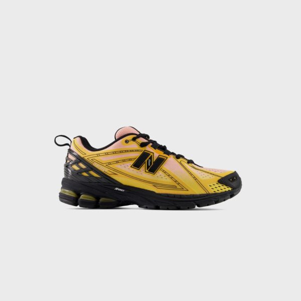 Кроссовки New Balance 1906E - Amber Haze / Black