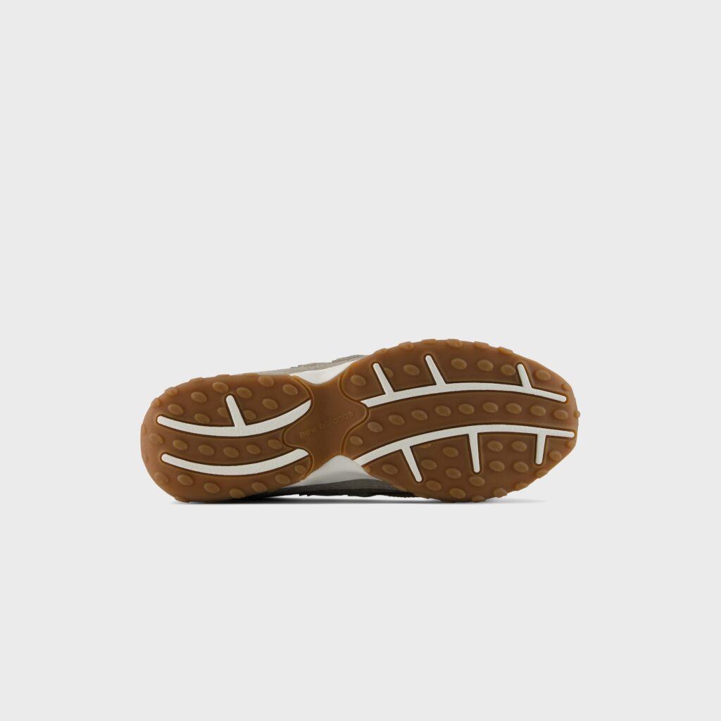 Кроссовки New Balance 204L - Arid Stone / Thunder Brown