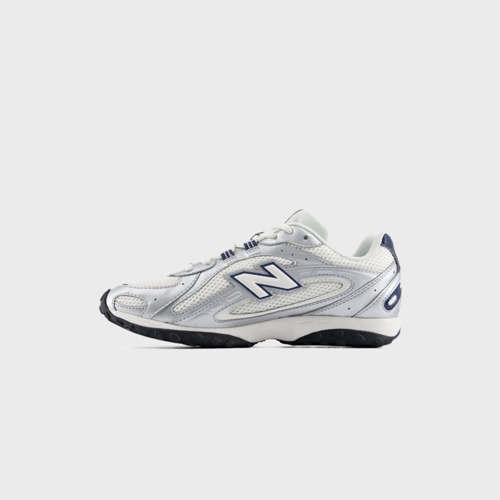 Кроссовки New Balance 204L - Sea Salt / Silver Metallic / NB Navy